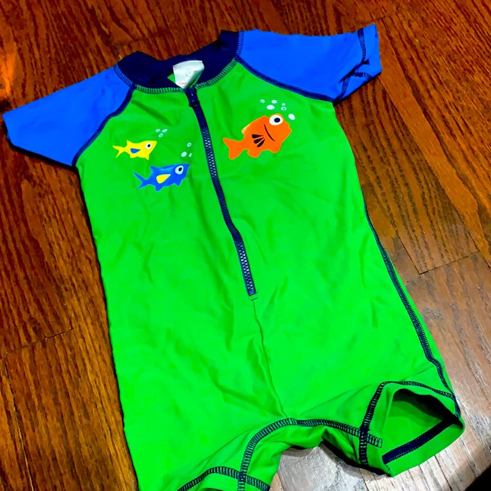 Swim suit